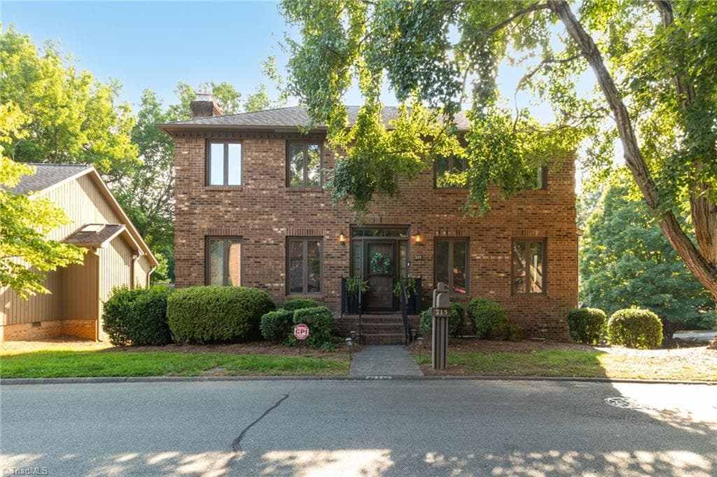 215 Barrington Place, Winston-Salem NC 27104