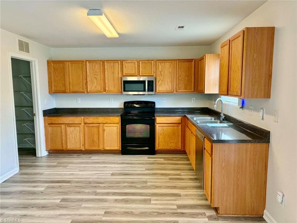 Stick/Site Built at 3966 Heather View Lane, Winston-Salem NC 27127, photo 7 of 17
