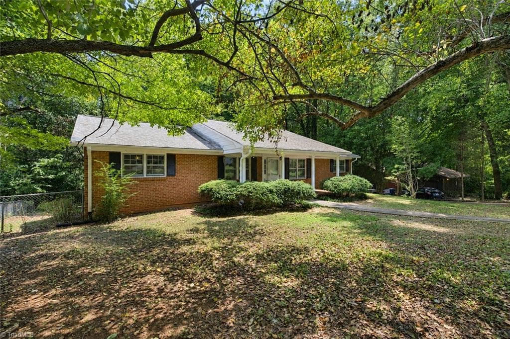 Stick/Site Built at 4819 Gladwyn Drive, Winston-Salem NC 27104, Winston-Salem, photo 3 of 50