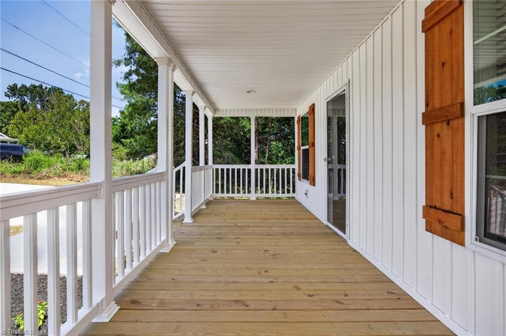 Manufactured Home at 1303 Elrado Street, Burlington NC 27217, Burlington, photo 5 of 38