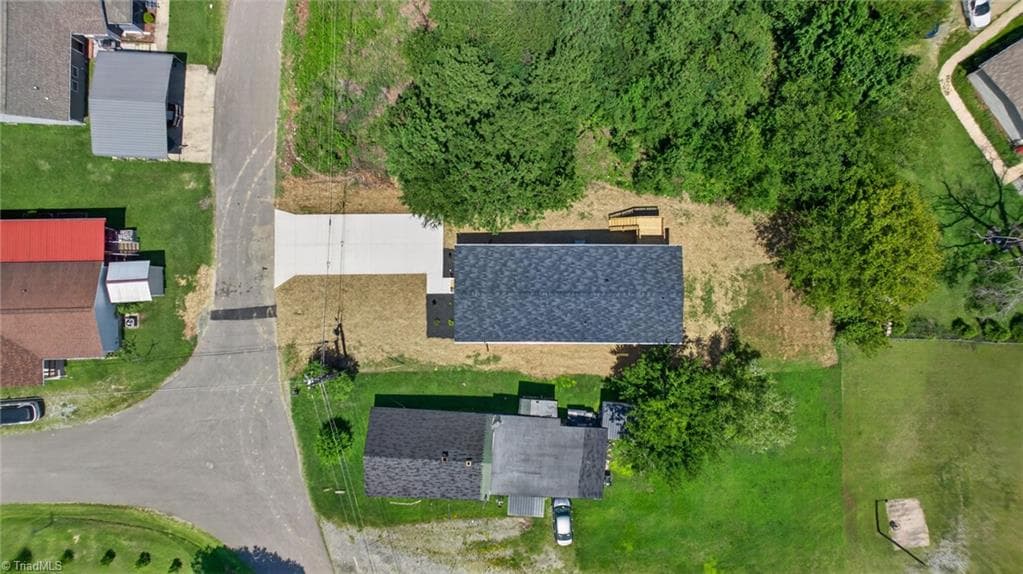 Manufactured Home at 1303 Elrado Street, Burlington NC 27217, Burlington, photo 34 of 38