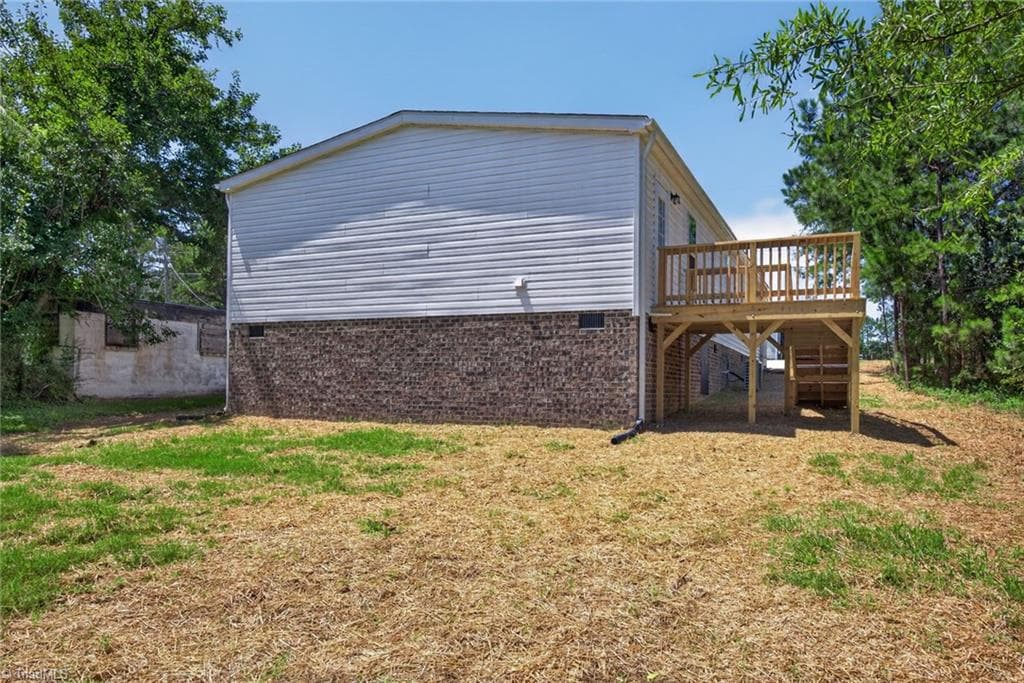 Manufactured Home at 1303 Elrado Street, Burlington NC 27217, Burlington, photo 33 of 38