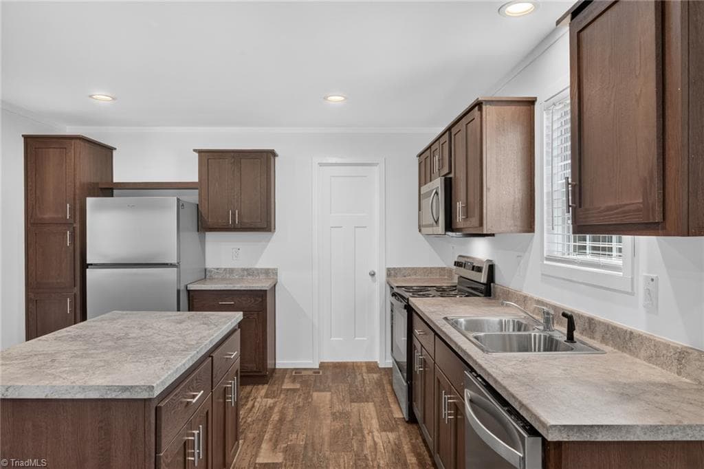 Manufactured Home at 1303 Elrado Street, Burlington NC 27217, Burlington, photo 14 of 38