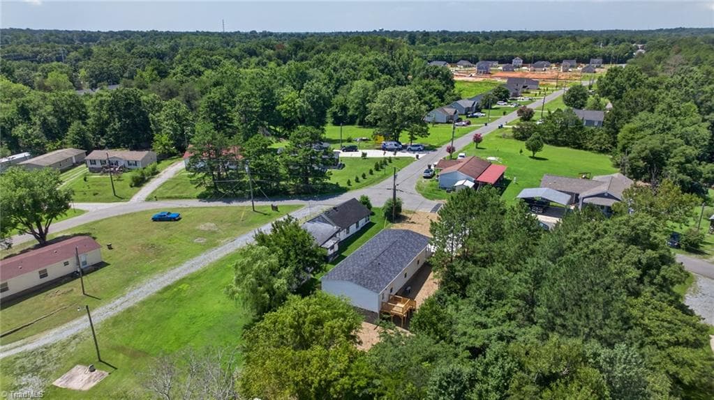 Manufactured Home at 1303 Elrado Street, Burlington NC 27217, Burlington, photo 37 of 38