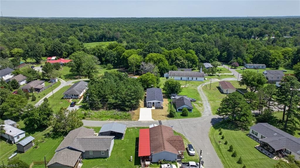 Manufactured Home at 1303 Elrado Street, Burlington NC 27217, Burlington, photo 35 of 38
