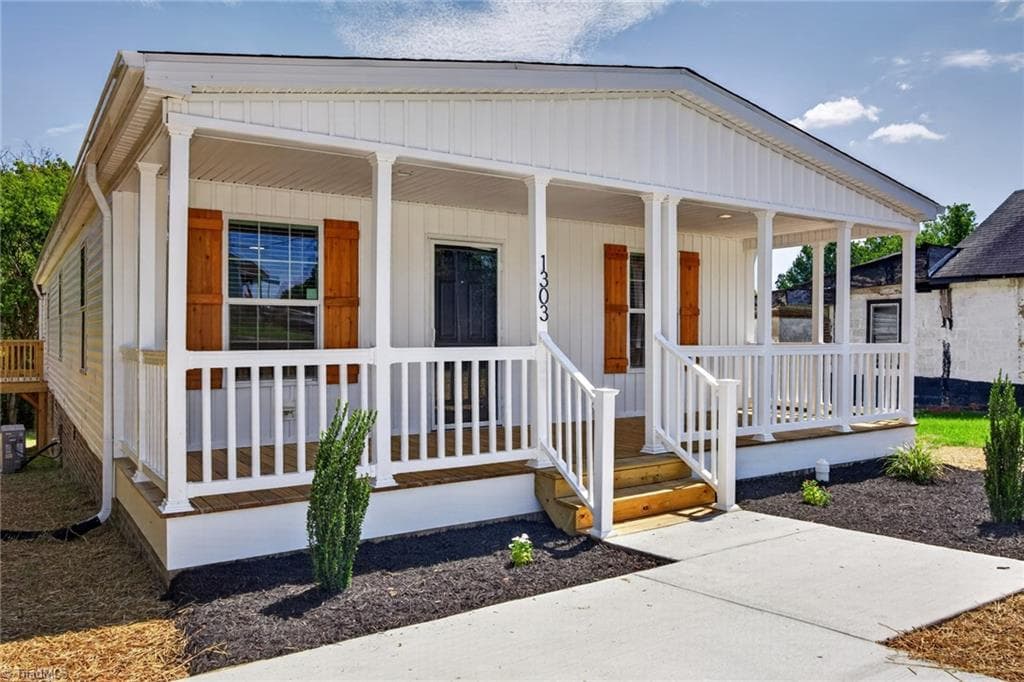 Manufactured Home at 1303 Elrado Street, Burlington NC 27217, Burlington, photo 4 of 38