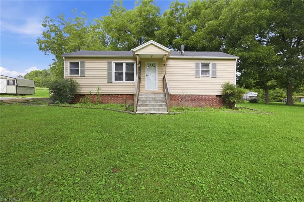 2138 Nc Highway 62, Burlington NC 27217