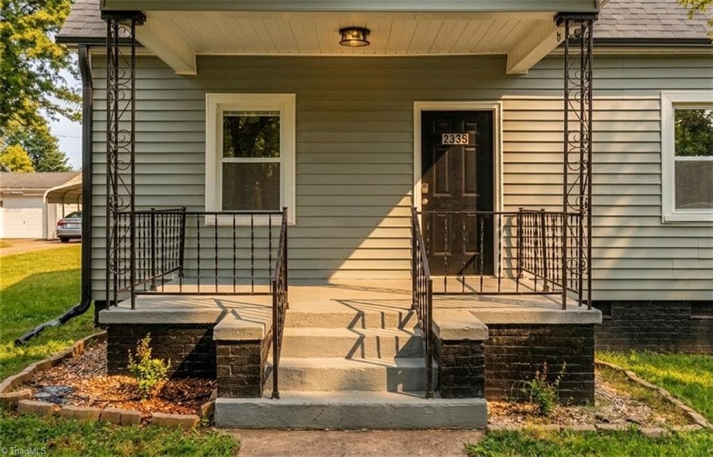 Stick/Site Built at 2335 Greenway Avenue NW, Winston-Salem NC 27105, Winston-Salem, photo 2 of 21
