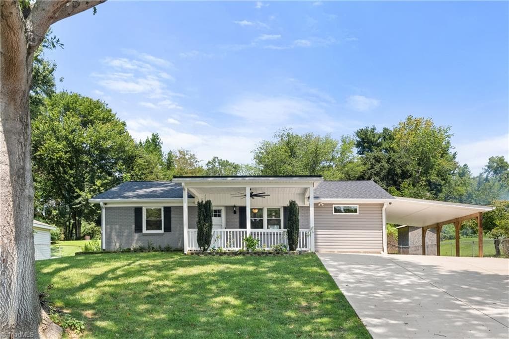 114 Cedardale Lane, King NC 27021