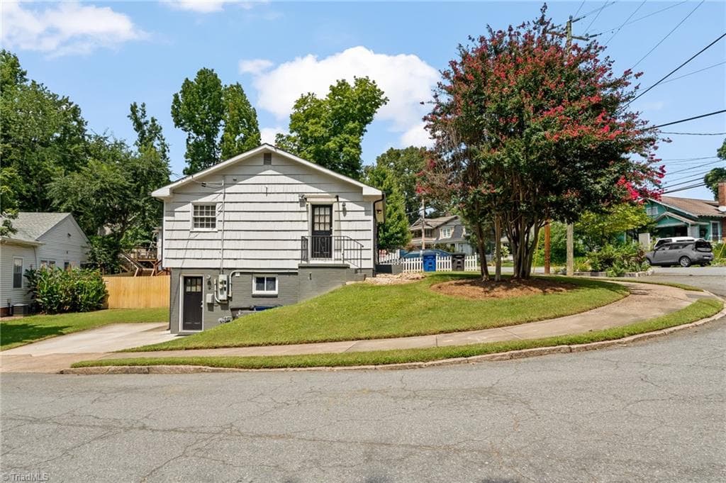 Duplex at 1259 W 4th Street, Winston-Salem NC 27101, photo 25 of 50
