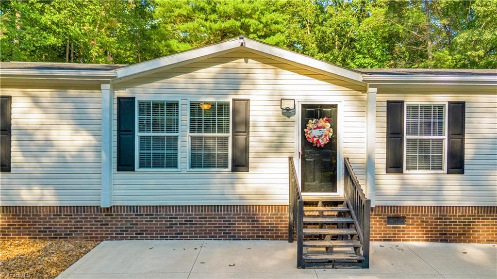 Manufactured Home at 1930 Elk Shoals Church Loop, Stony Point NC 28676, photo 33 of 38