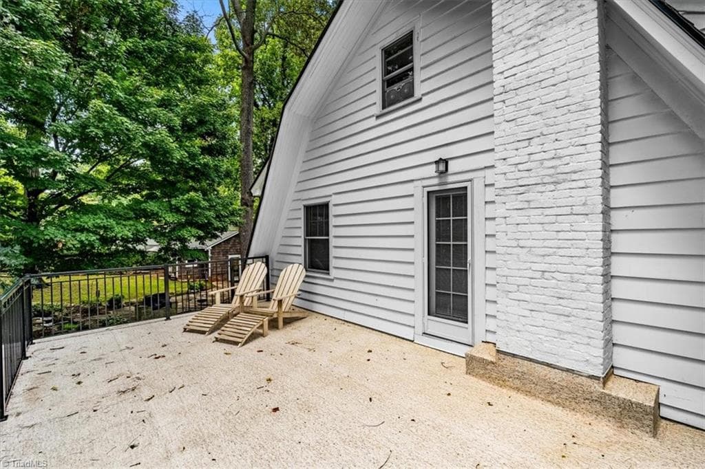 Stick/Site Built at 300 Warren Street, Greensboro NC 27403, photo 6 of 45