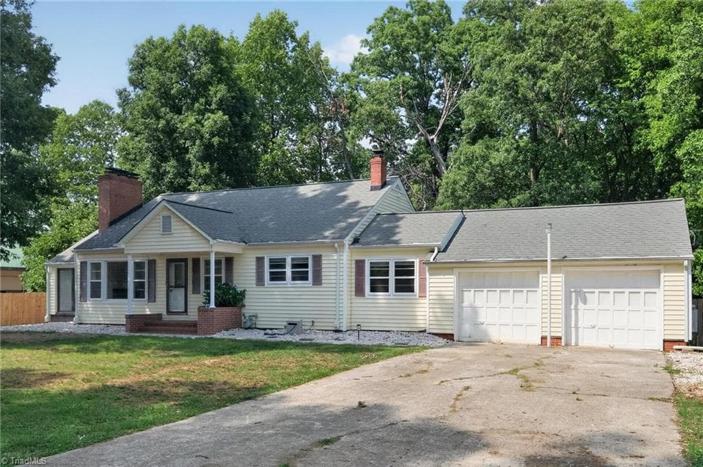 Stick/Site Built at 2805 Roland Road, Greensboro NC 27407, photo 2 of 29