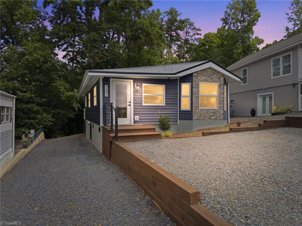 151 Dogwood Circle, New London NC 28127