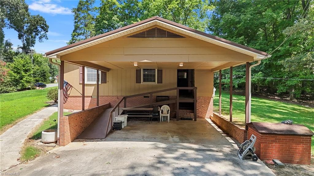 Stick/Site Built at 2355 Becks Church Road, Lexington NC 27292, Lexington, photo 5 of 28