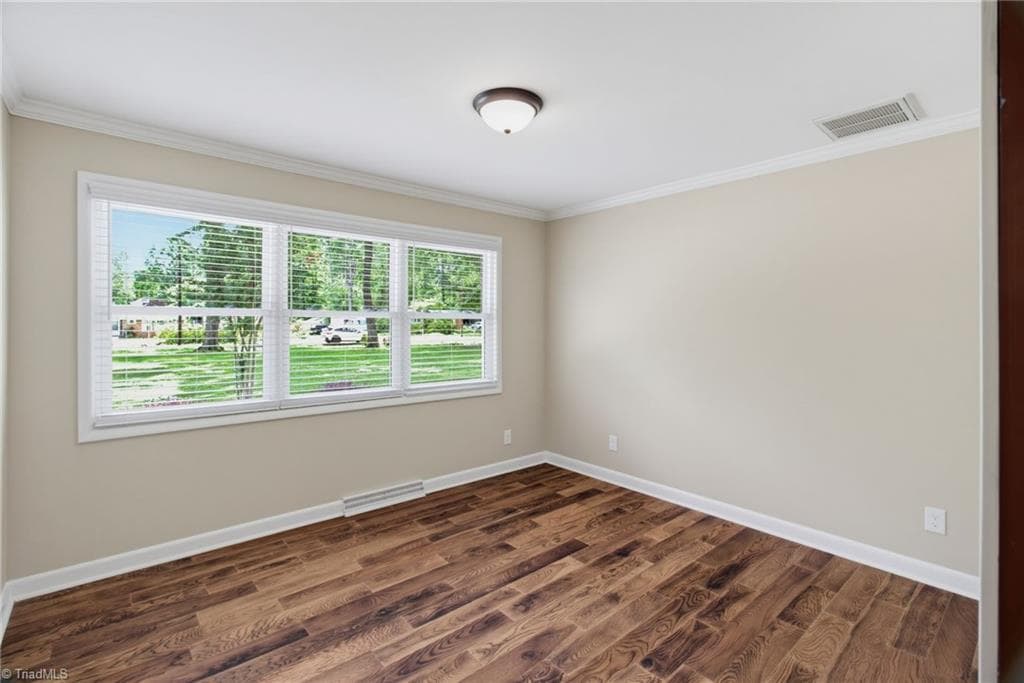 Stick/Site Built at 117 Buena Vista Avenue, High Point NC 27265, photo 16 of 29