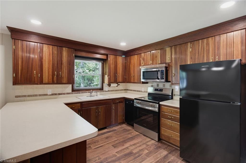 Stick/Site Built at 117 Buena Vista Avenue, High Point NC 27265, photo 12 of 29