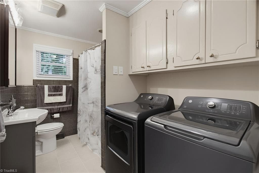 Stick/Site Built at 117 Buena Vista Avenue, High Point NC 27265, photo 20 of 29