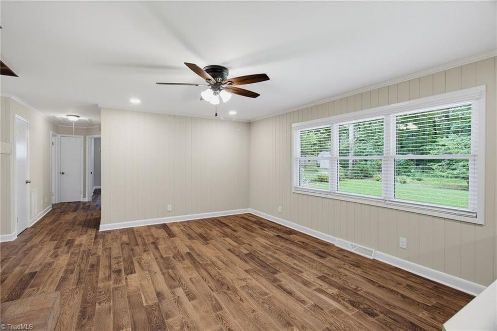 Stick/Site Built at 117 Buena Vista Avenue, High Point NC 27265, photo 10 of 29