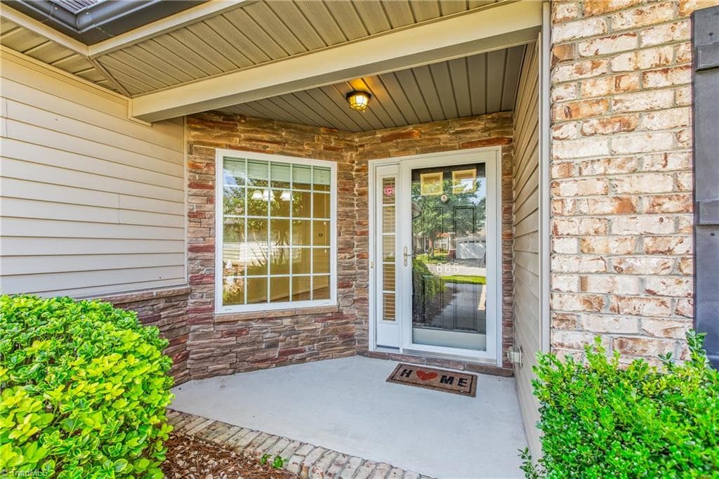 Stick/Site Built at 665 Chas Court, High Point NC 27265, photo 4 of 44