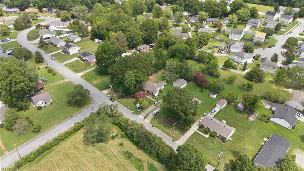 Stick/Site Built at 2915 Moser Road, Greensboro NC 27406, photo 10 of 30