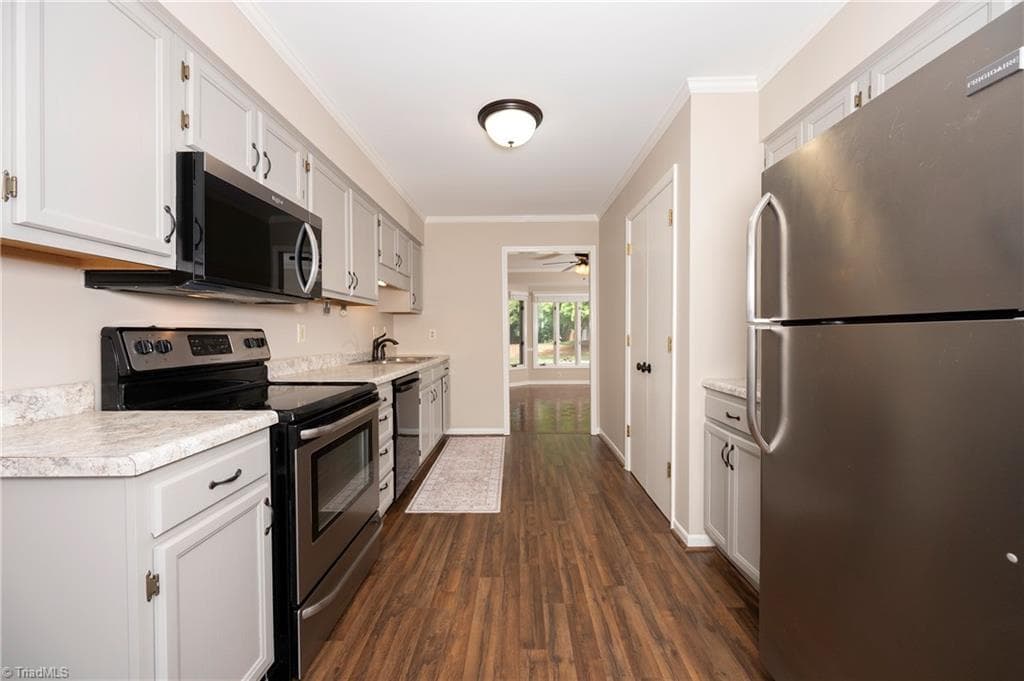 Stick/Site Built at 410 Ridgehaven Drive, Winston-Salem NC 27104, Winston-Salem, photo 22 of 50