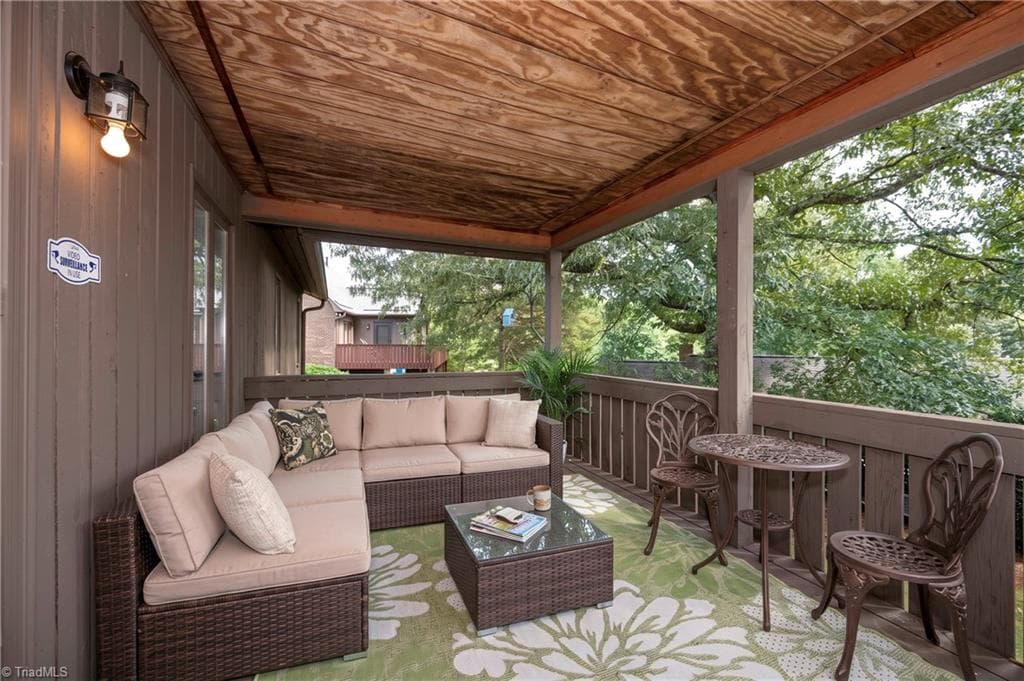 Stick/Site Built at 410 Ridgehaven Drive, Winston-Salem NC 27104, Winston-Salem, photo 9 of 50