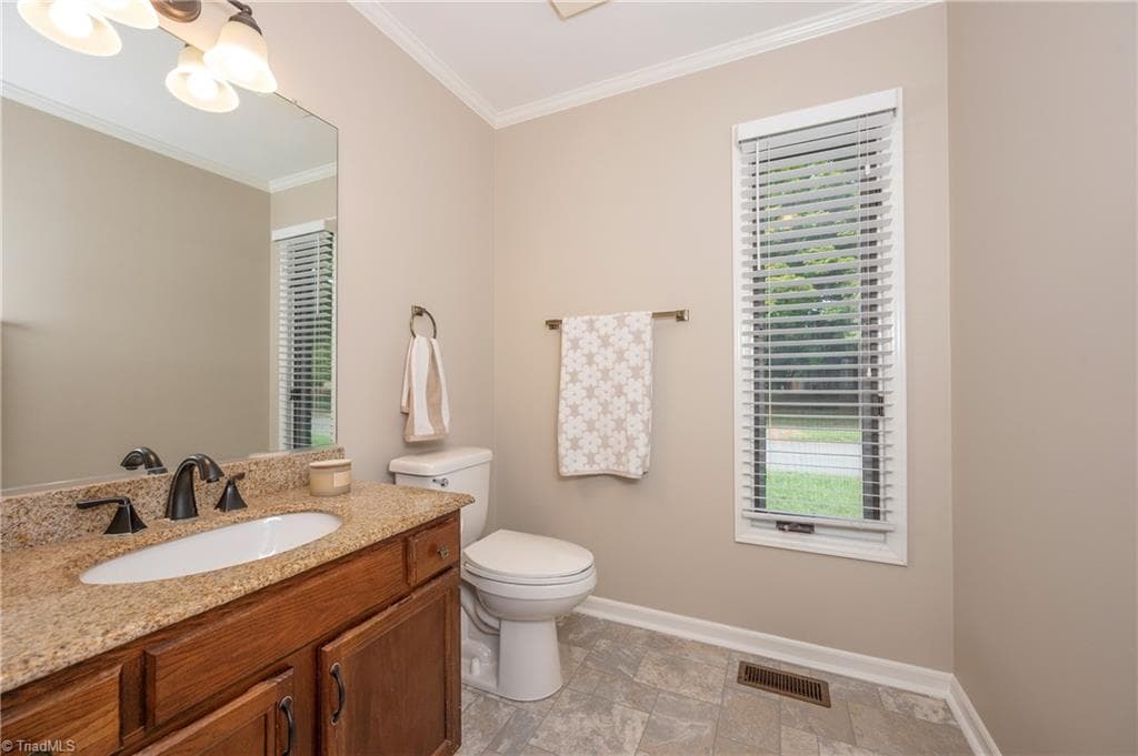 Stick/Site Built at 410 Ridgehaven Drive, Winston-Salem NC 27104, Winston-Salem, photo 33 of 50