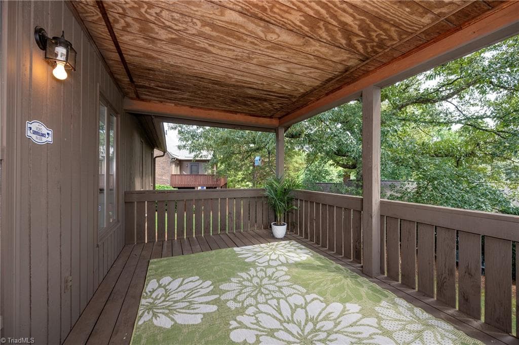 Stick/Site Built at 410 Ridgehaven Drive, Winston-Salem NC 27104, Winston-Salem, photo 8 of 50