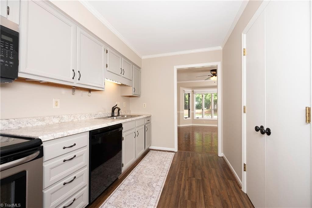 Stick/Site Built at 410 Ridgehaven Drive, Winston-Salem NC 27104, Winston-Salem, photo 25 of 50