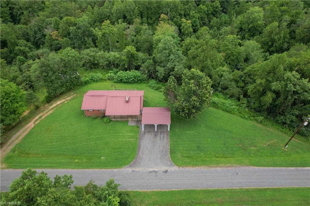 Stick/Site Built at 1106 Bob Mabe Road, Danbury NC 27016, photo 3 of 35