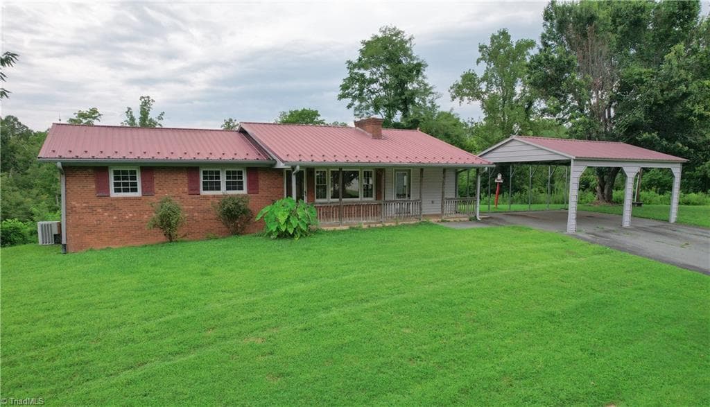 1106 Bob Mabe Road, Danbury NC 27016
