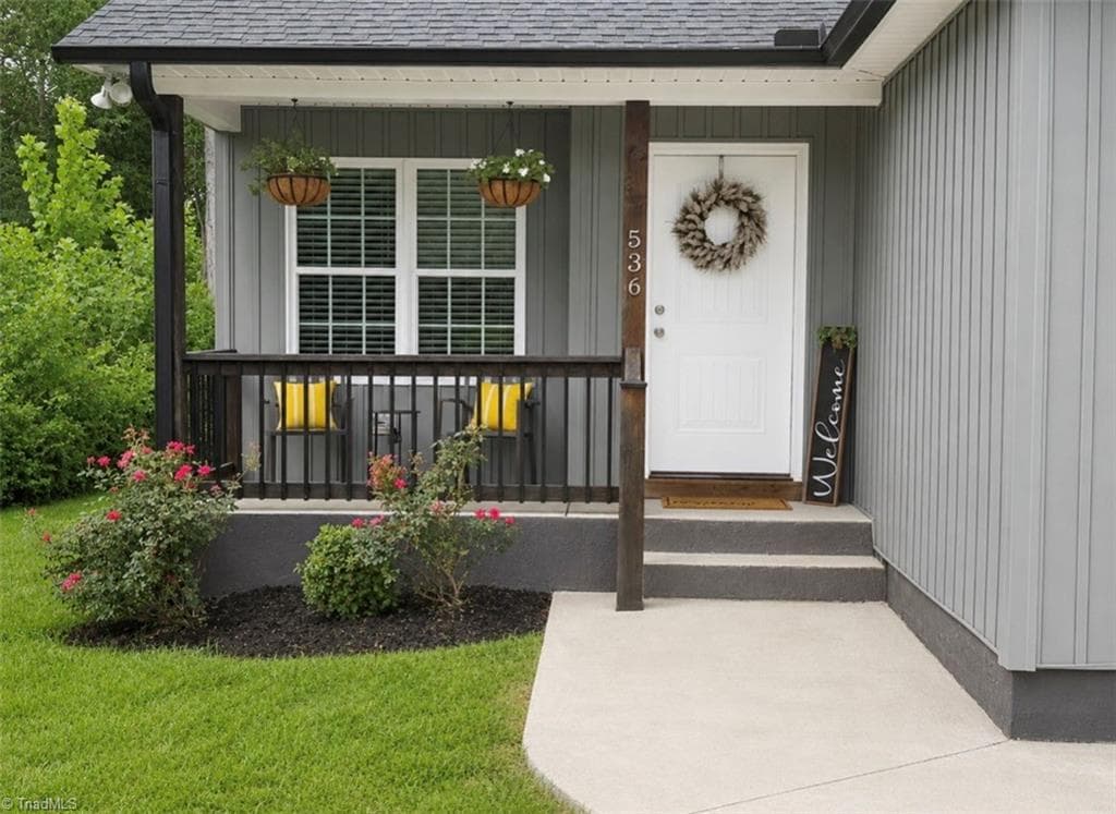 Stick/Site Built at 536 Evergreen Trail, Thomasville NC 27360, photo 2 of 12
