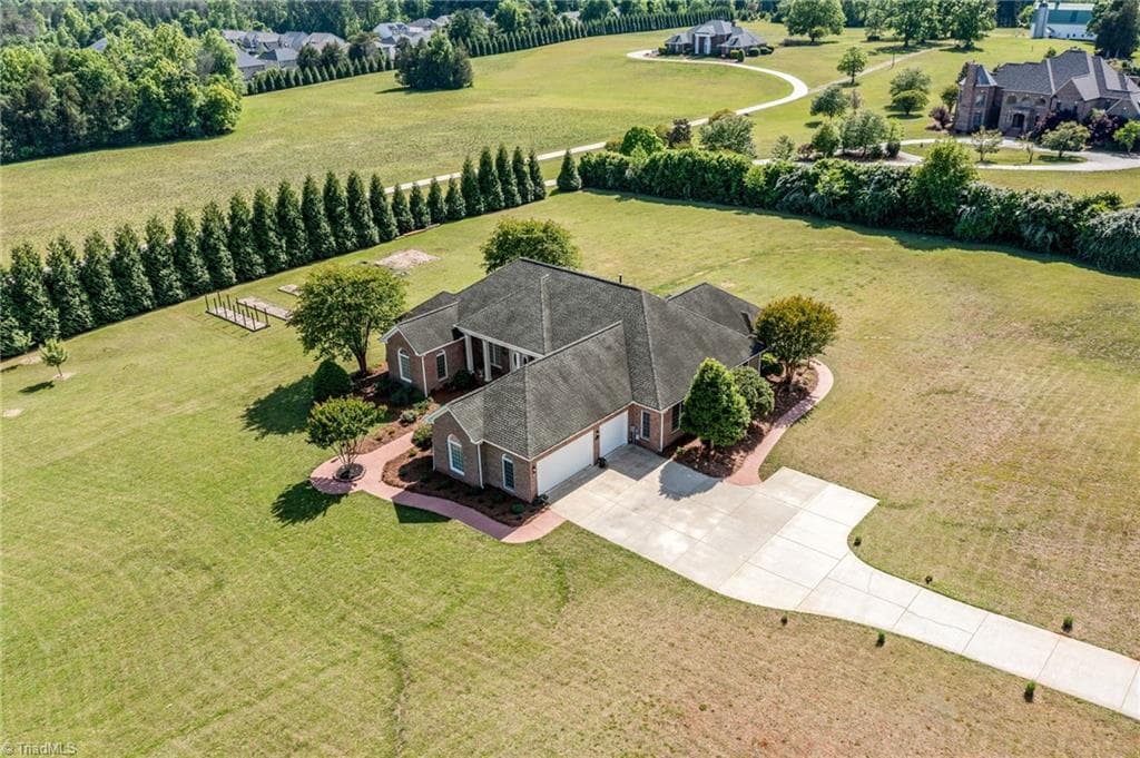 Stick/Site Built at 4447 Kendale Road, High Point NC 27265, High Point, photo 3 of 100
