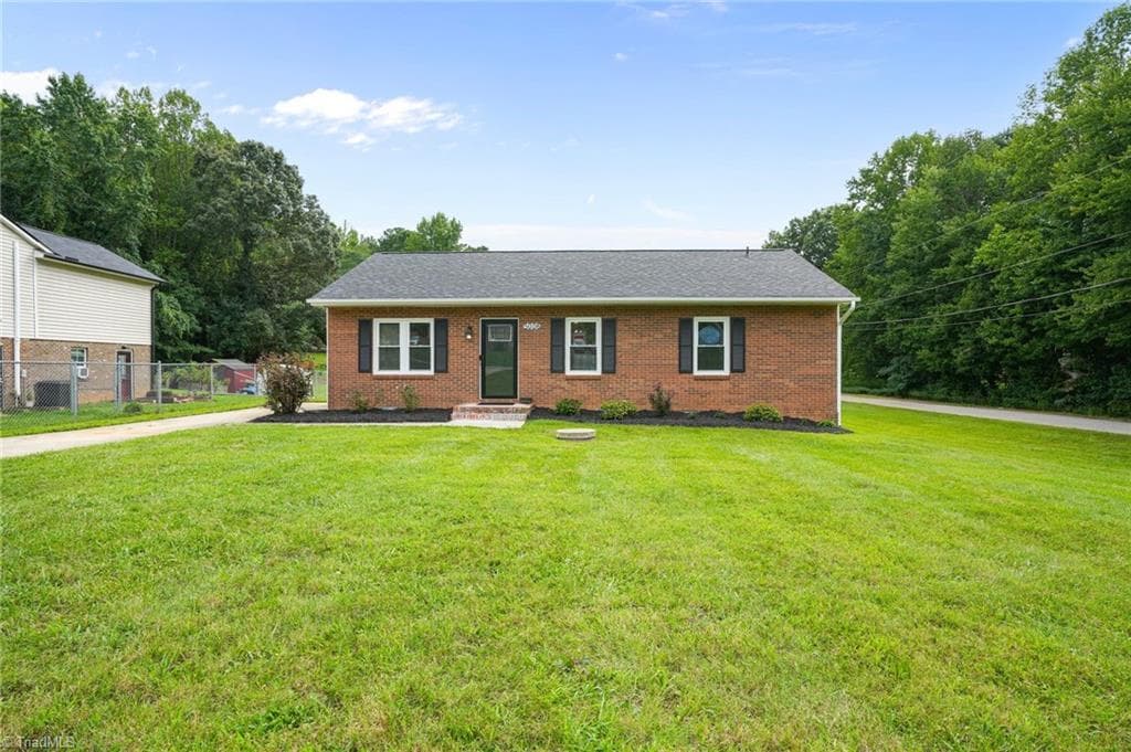 Stick/Site Built at 5006 Woodsboro Lane, Winston-Salem NC 27105, Winston-Salem, photo 2 of 45