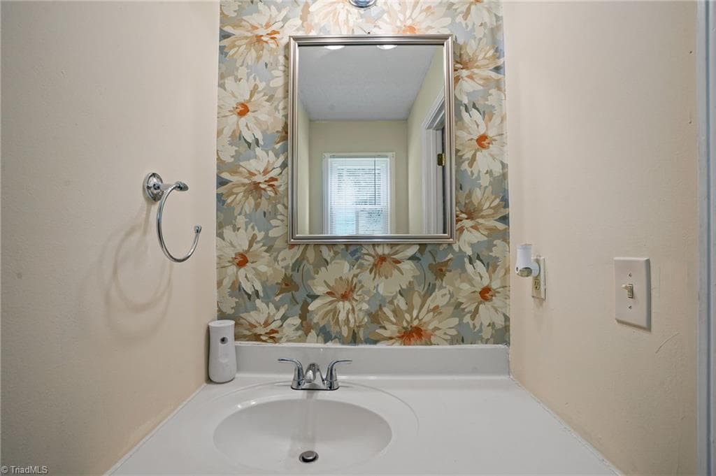 Stick/Site Built at 5006 Woodsboro Lane, Winston-Salem NC 27105, Winston-Salem, photo 17 of 45