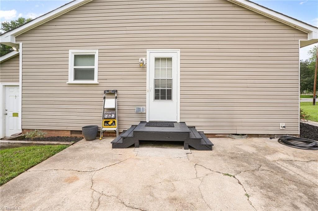 Stick/Site Built at 5006 Woodsboro Lane, Winston-Salem NC 27105, Winston-Salem, photo 38 of 45