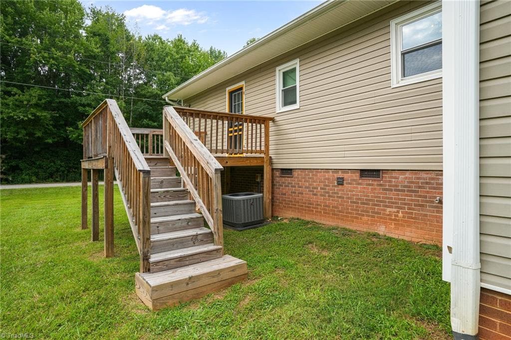 Stick/Site Built at 5006 Woodsboro Lane, Winston-Salem NC 27105, Winston-Salem, photo 33 of 45