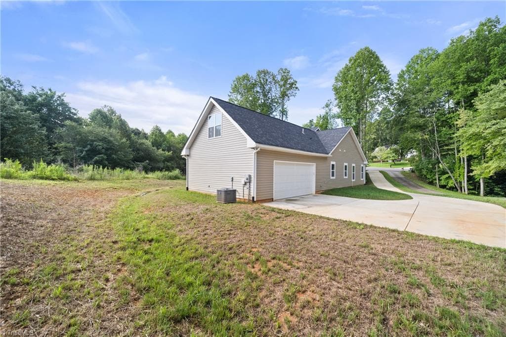 Stick/Site Built at 3101 Hickory Ridge Drive, Winston-Salem NC 27127, photo 32 of 35