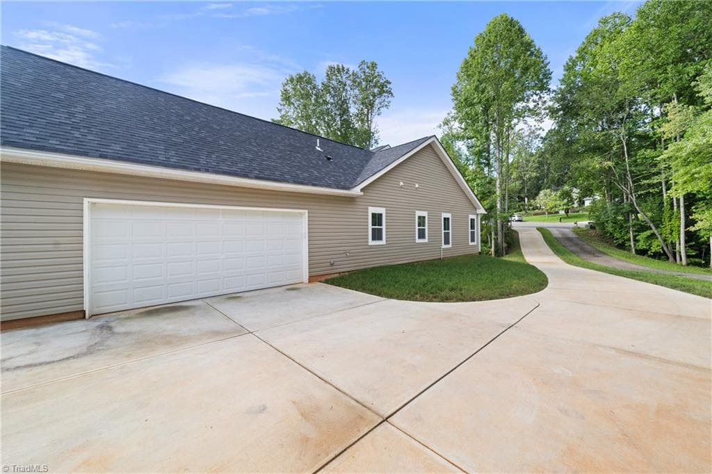 Stick/Site Built at 3101 Hickory Ridge Drive, Winston-Salem NC 27127, photo 33 of 35