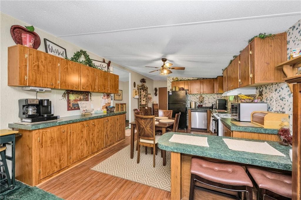 Manufactured Home at 8112 N NC Highway 16, Millers Creek NC 28651, photo 12 of 41