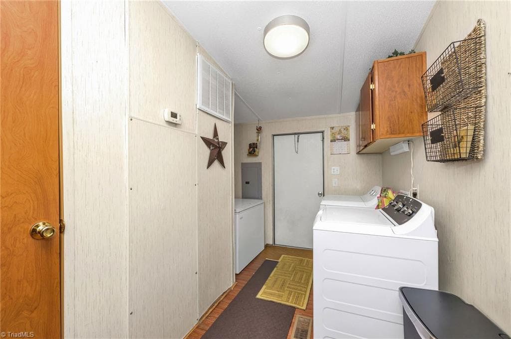 Manufactured Home at 8112 N NC Highway 16, Millers Creek NC 28651, photo 7 of 41