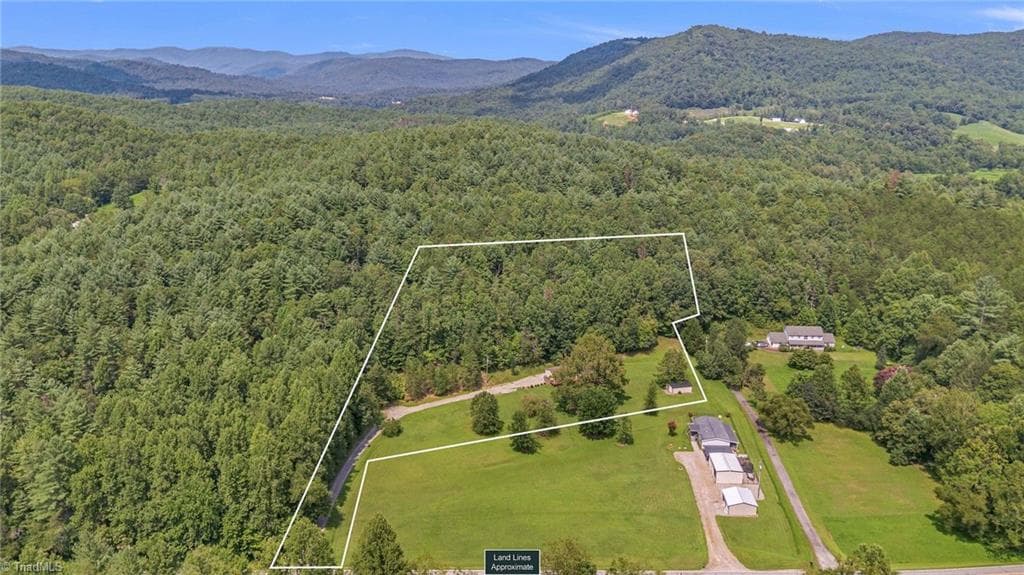 Manufactured Home at 8112 N NC Highway 16, Millers Creek NC 28651, photo 41 of 41