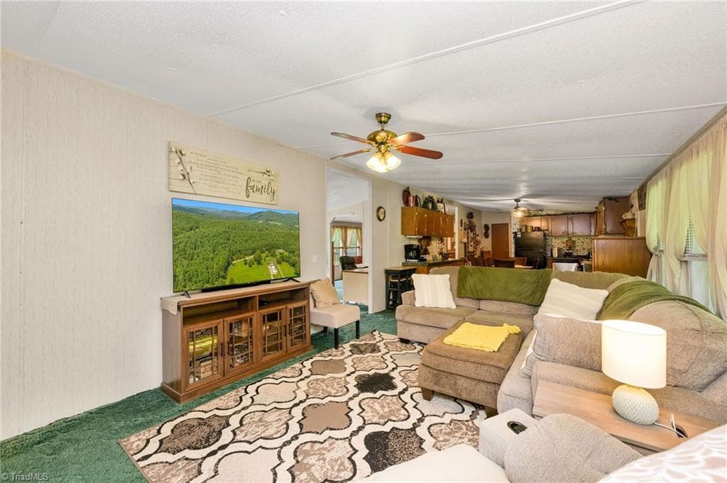 Manufactured Home at 8112 N NC Highway 16, Millers Creek NC 28651, photo 21 of 41