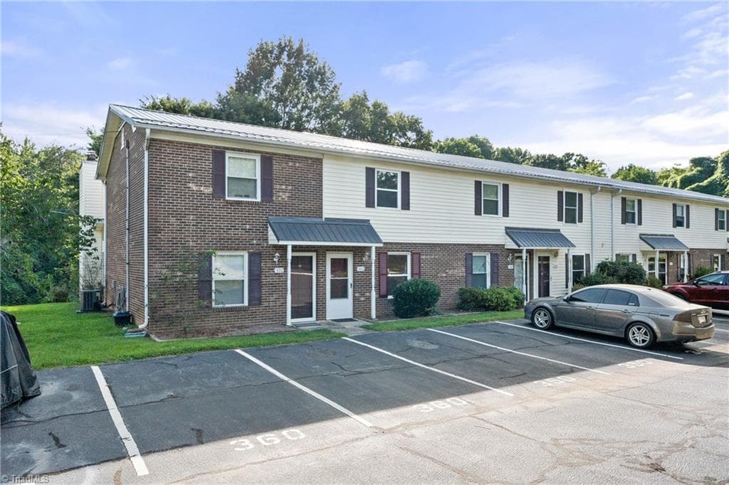 Stick/Site Built at 360 Cedarbrook Court, Lewisville NC 27023, photo 2 of 24