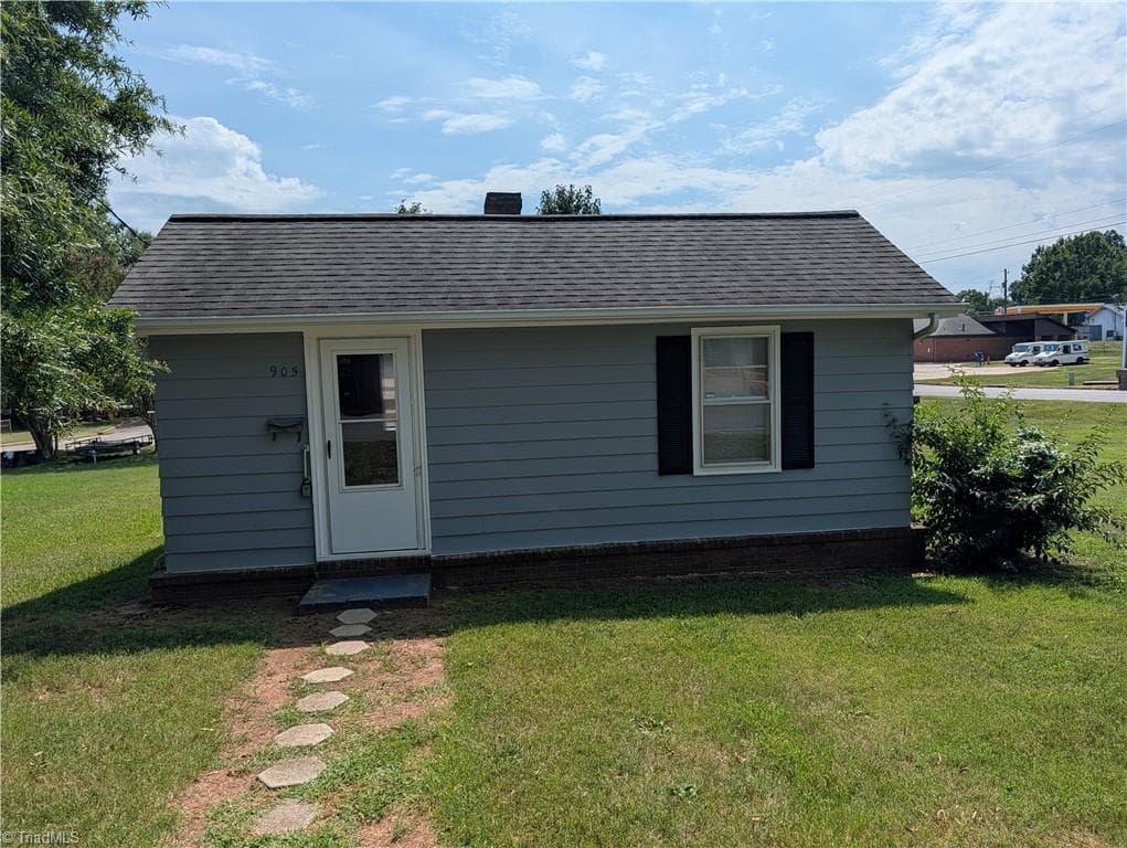 905 W Jefferson Street, Mayodan NC 27027