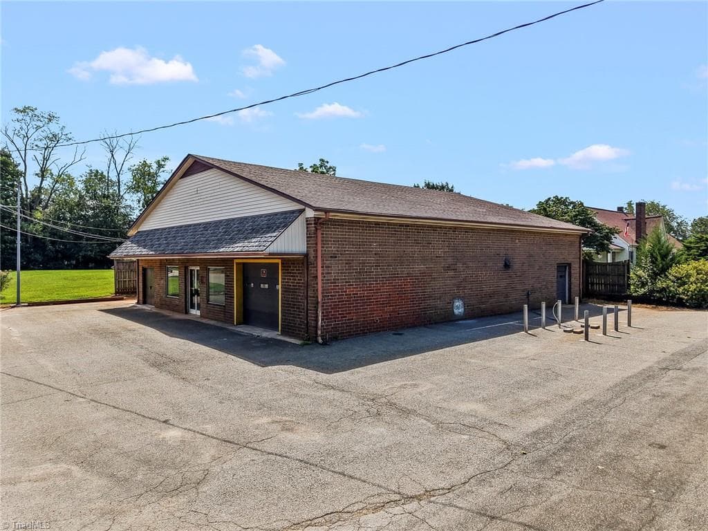 329 W Main Street, East Bend NC 27018