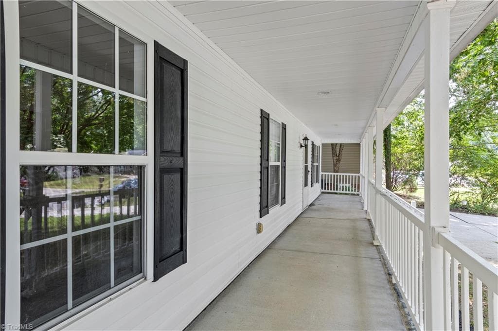 Stick/Site Built at 14 Brandy Wine Drive, Thomasville NC 27360, photo 2 of 24
