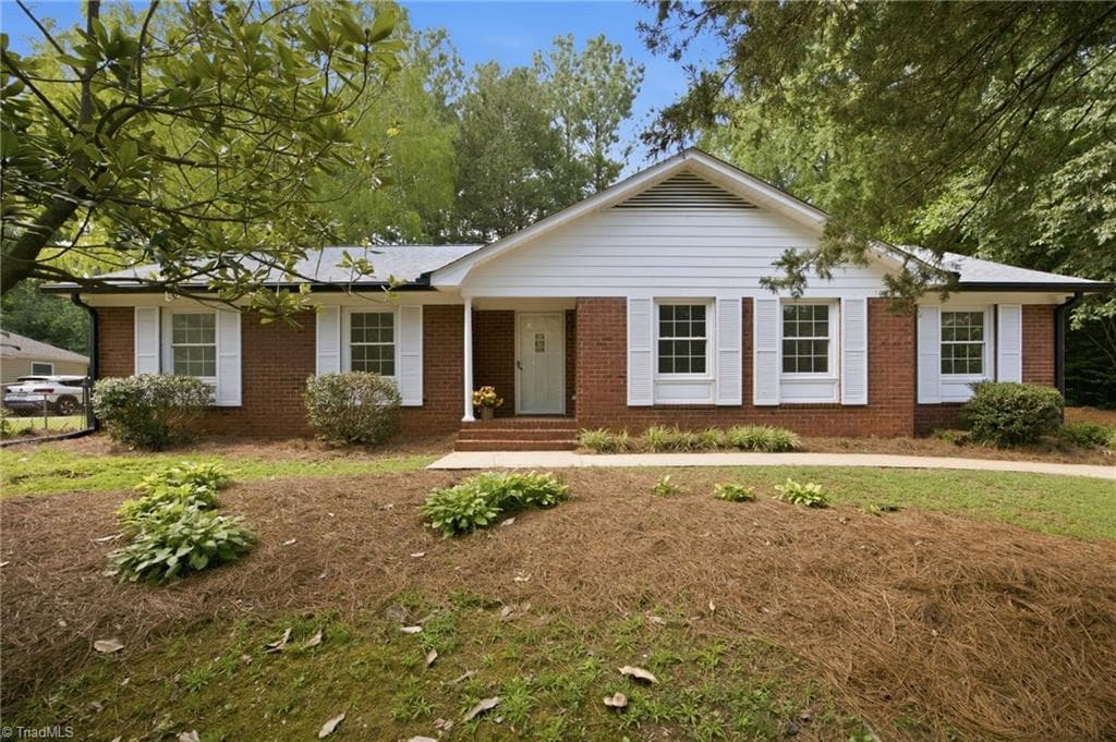 1045 S Magnolia Street, Mooresville NC 28115