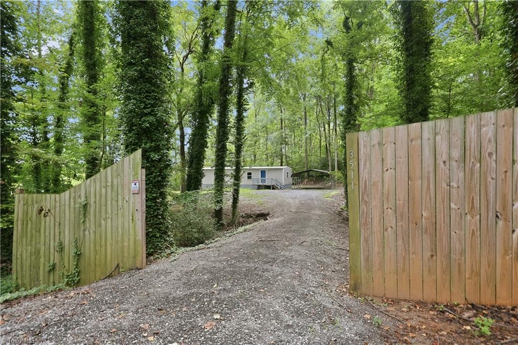 Manufactured Home at 3511 Summertime Place, Winston-Salem NC 27107, Winston-Salem, photo 26 of 41